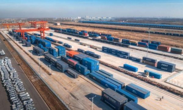 百事达配资 如何看待波兰重开中欧班列通道 经济与安全的平衡之举