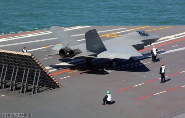 中华金配 福建舰电磁弹射领先美国多少 展示完整起飞过程